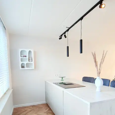 qub-focus-1-fase-spanningsrails-opbouw-2-meter-zwa.webp